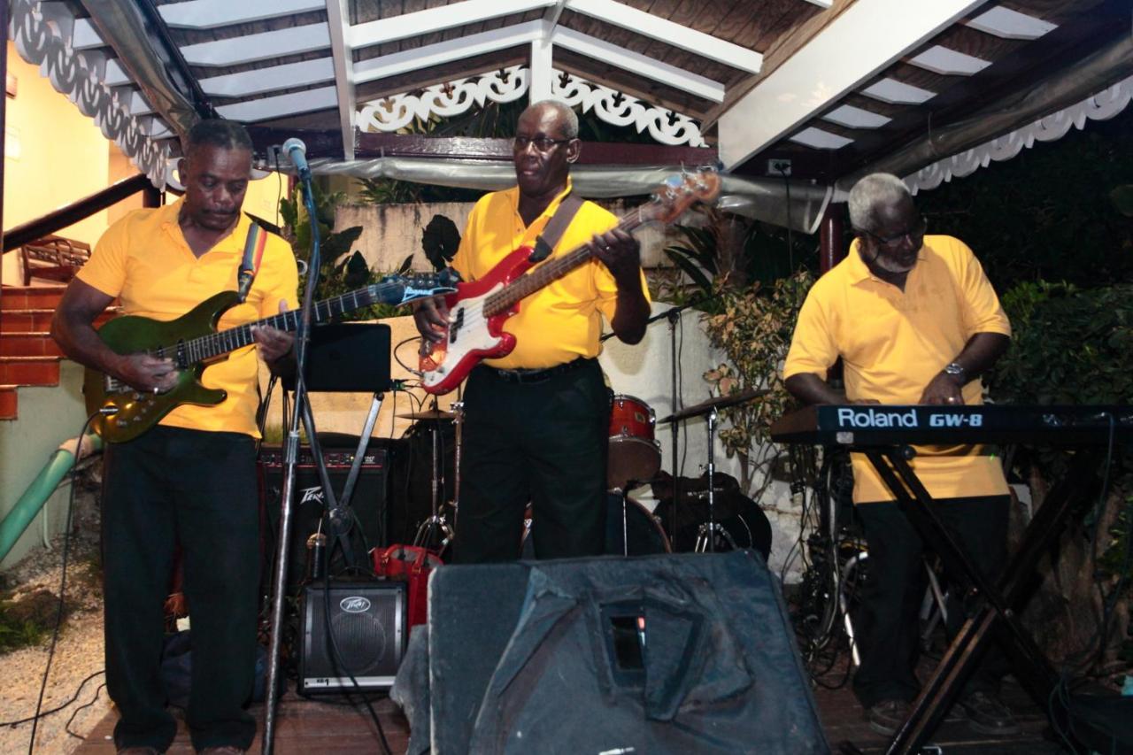 Hotel Courtyard By Marriott Bridgetown, Barbados Exterior foto