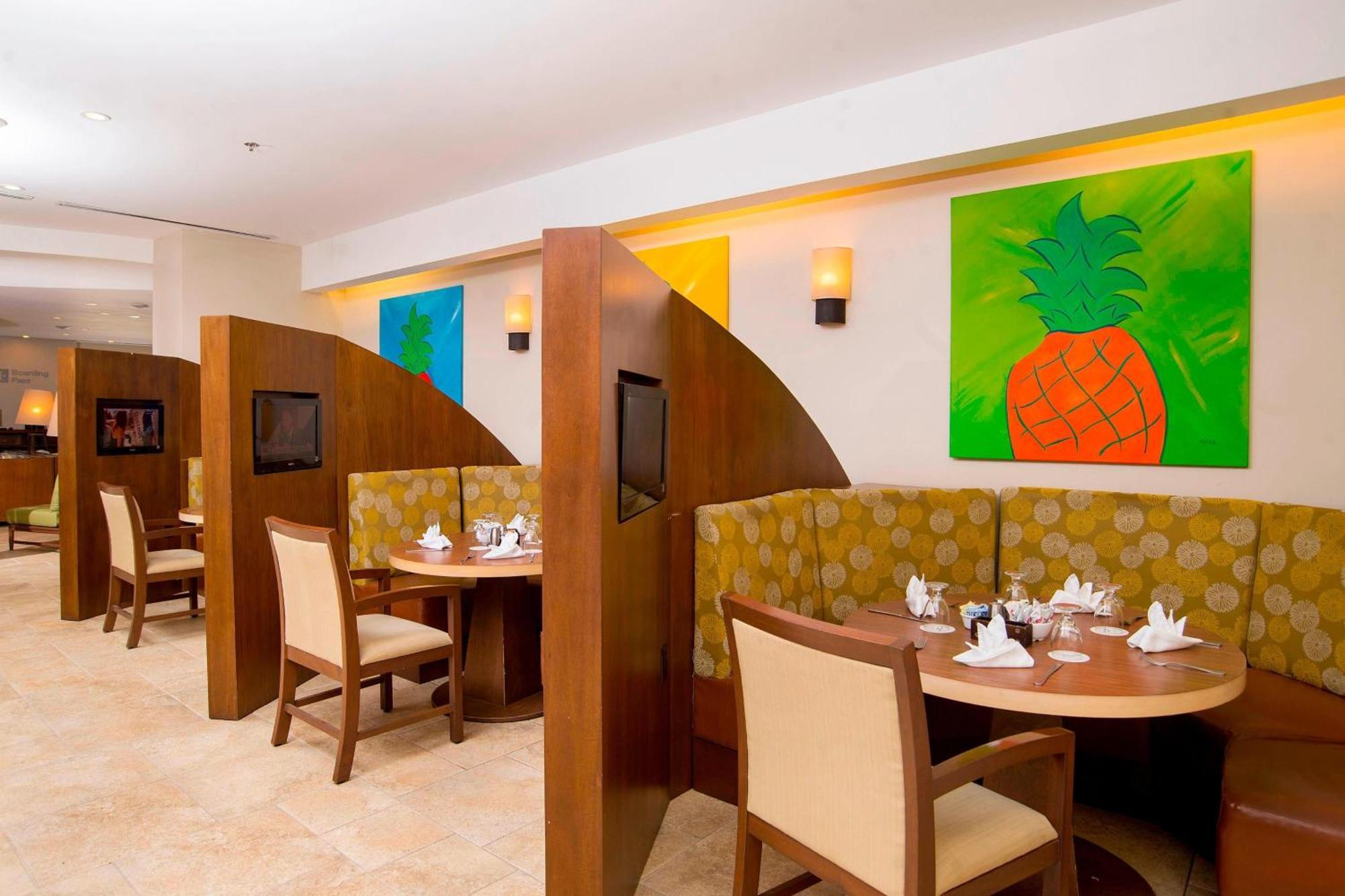 Hotel Courtyard By Marriott Bridgetown, Barbados Exterior foto