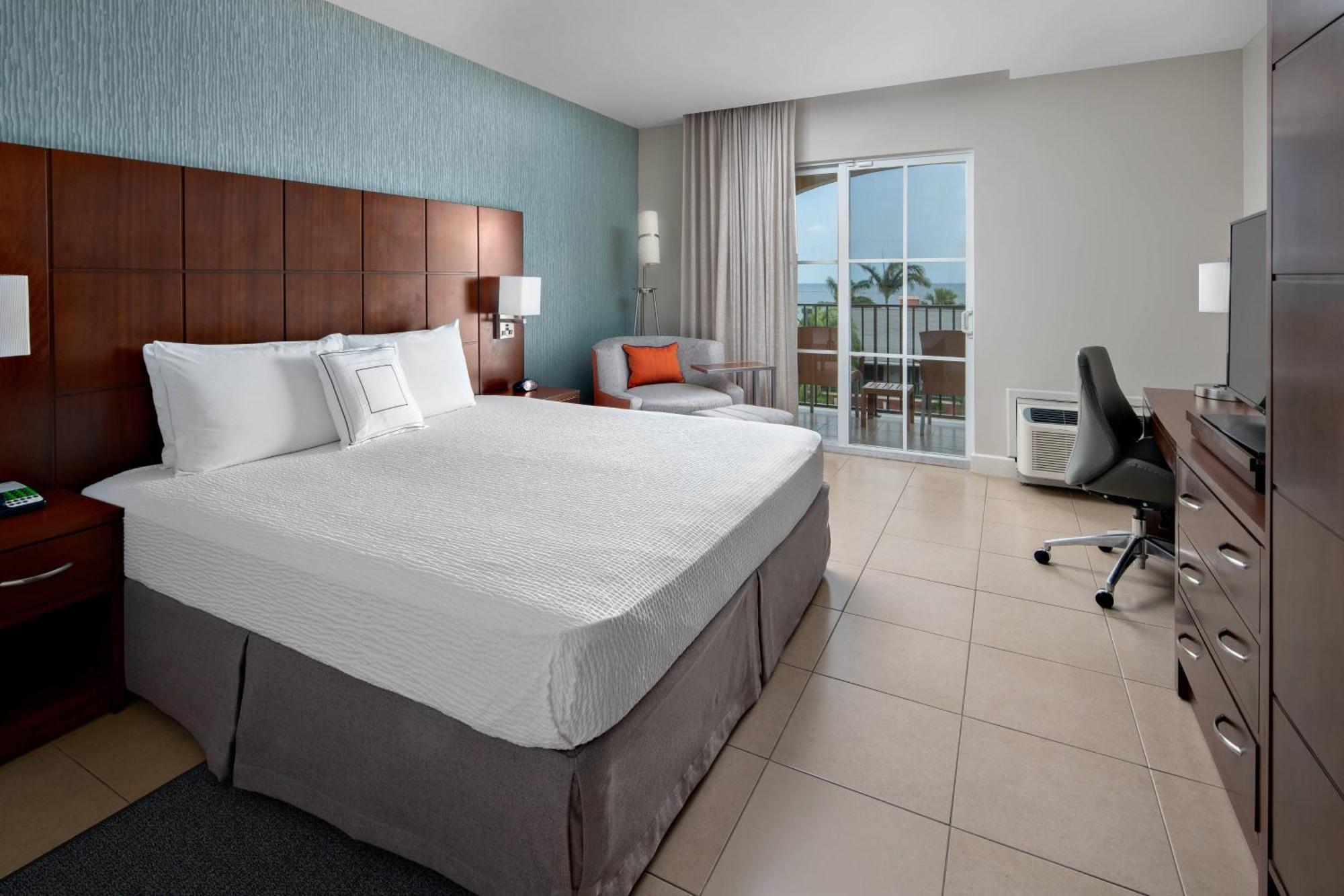Hotel Courtyard By Marriott Bridgetown, Barbados Exterior foto