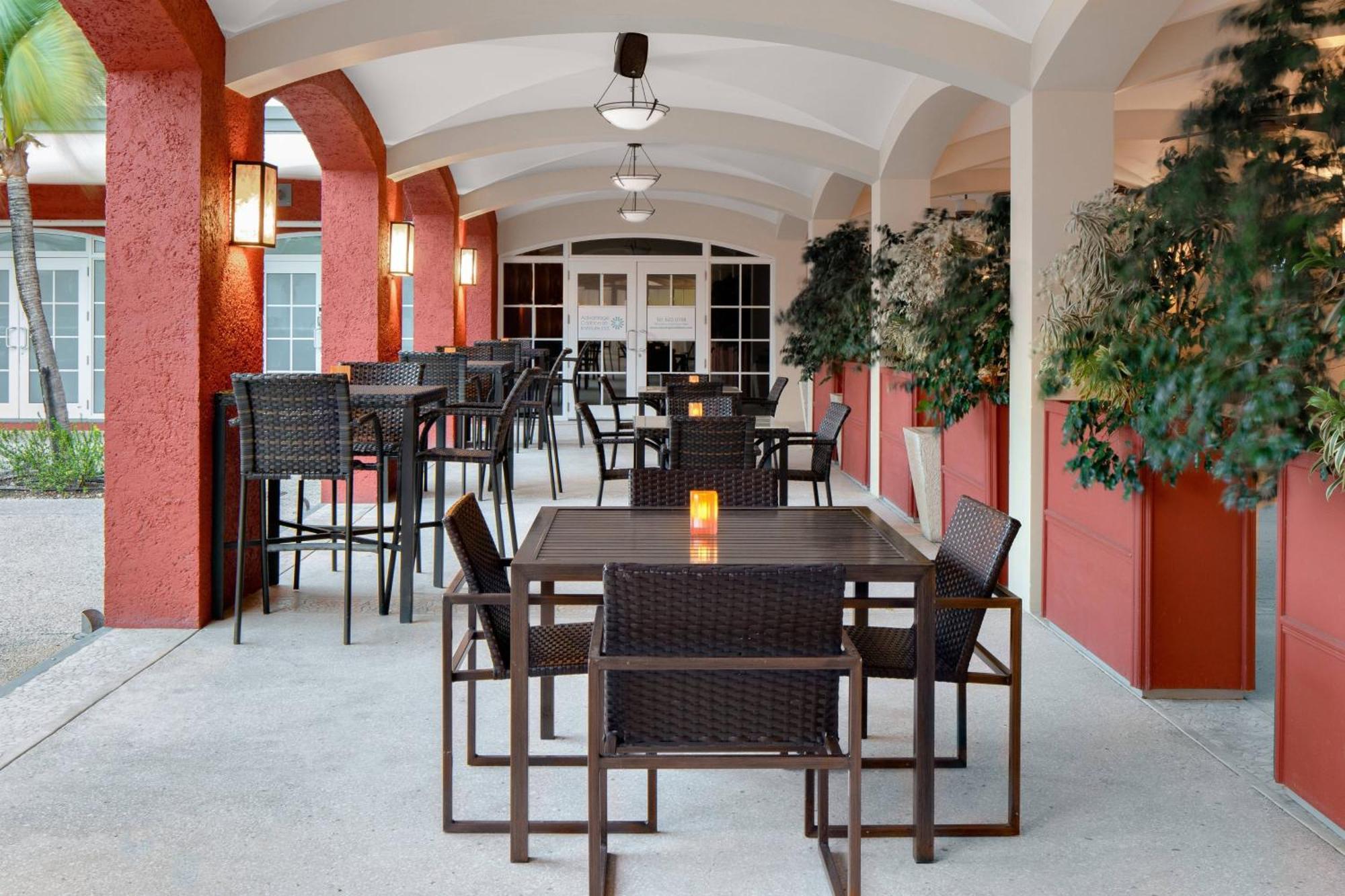 Hotel Courtyard By Marriott Bridgetown, Barbados Exterior foto
